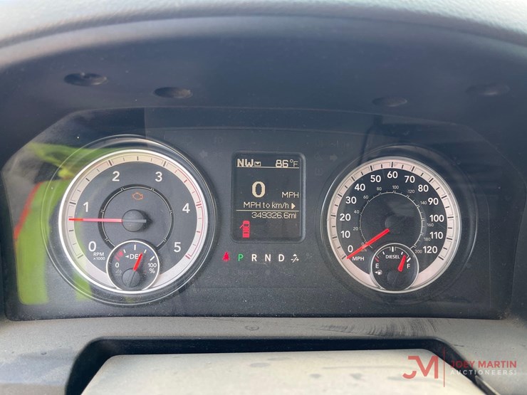 2016-dodge-2500-image-22