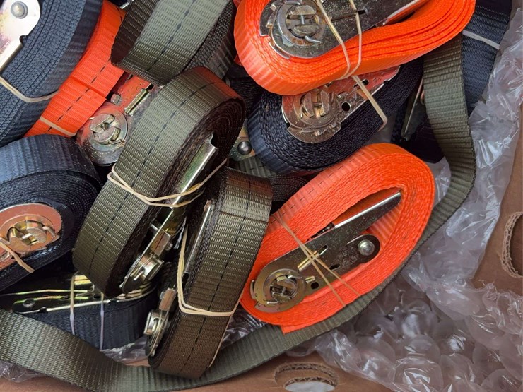 assorted-ratchet-tie-down-straps-image-4