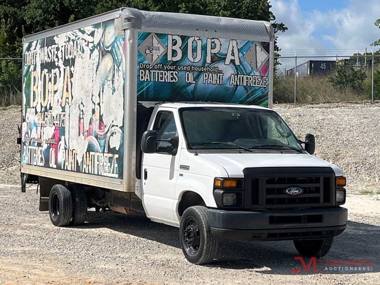 2012-ford-e450-image-1