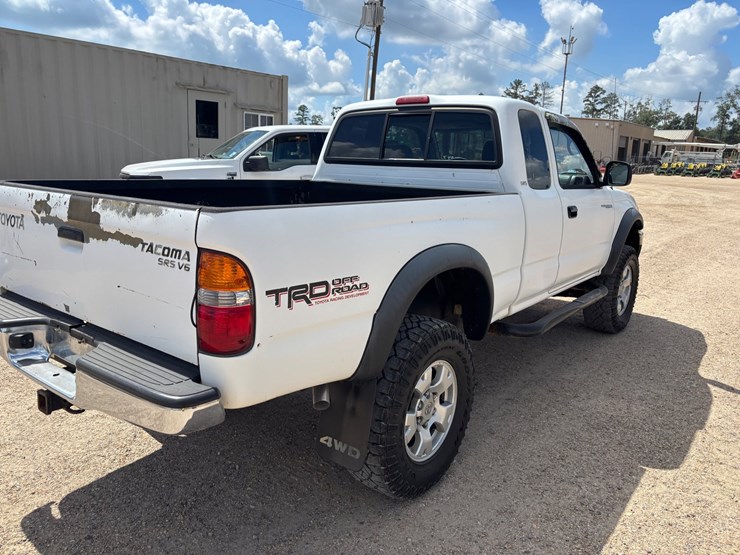 2002-toyota-tacoma-image-8
