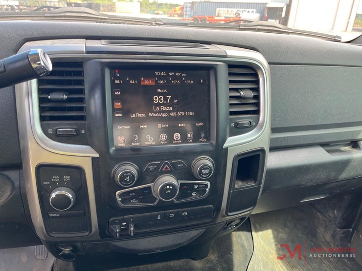 2016-dodge-2500-image-23