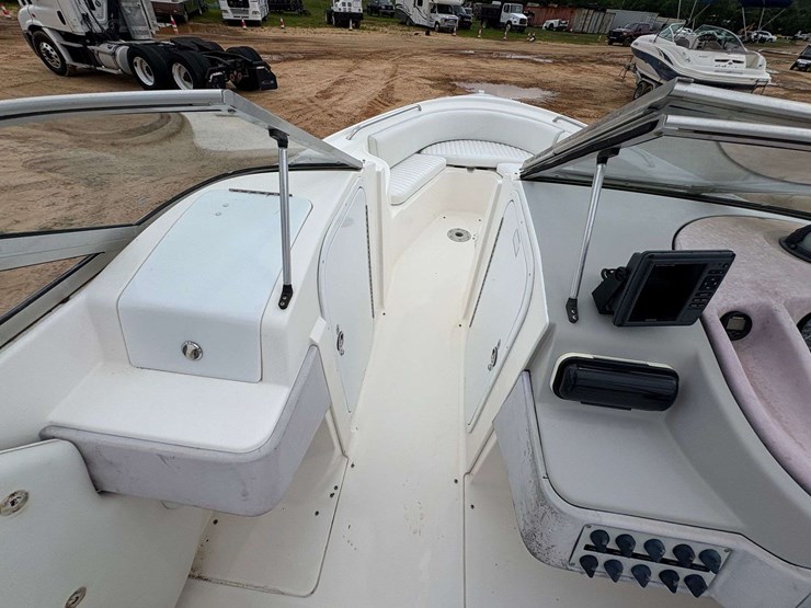 1996-wellcraft-240-eclipse-in-shore-bay-boat-image-17