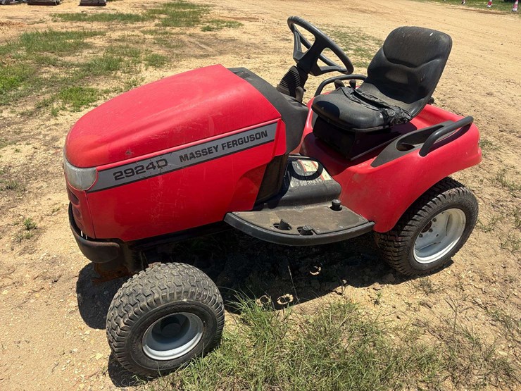 massey-ferguson-2924d-image-2