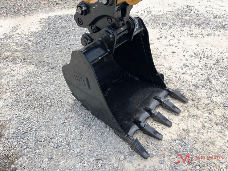 2022-caterpillar-305.5e2-image-11