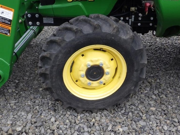 john-deere-3032e-image-10