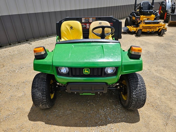 2011-john-deere-gator-image-8