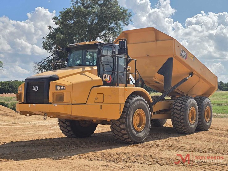 2021-caterpillar-745-image-7