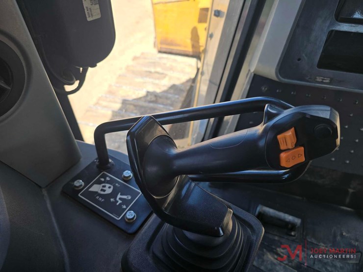 2020-deere-850l-wlt-image-33