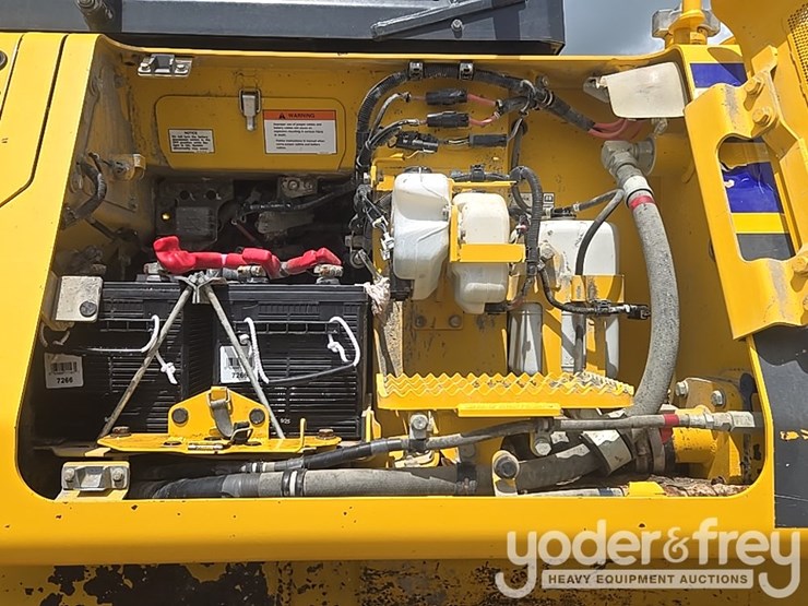 2021-komatsu-d61pxi-24-image-28
