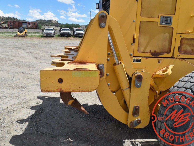 2008-deere-772d-image-51