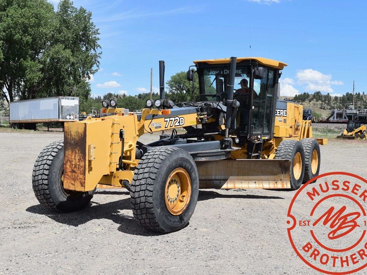 2008-deere-772d-image-1