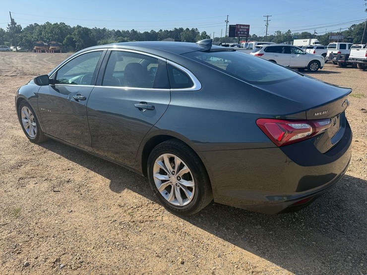 2019-chevrolet-malibu-4-door-sedan-(140,696-miles)-image-2