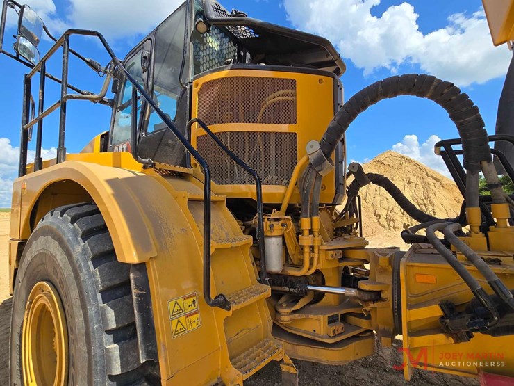 2021-caterpillar-745-image-10