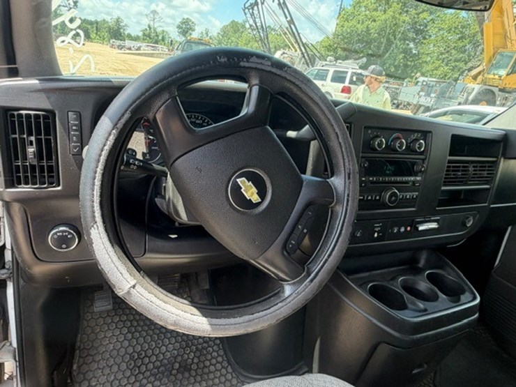 2013-chevrolet-express-3500-image-49