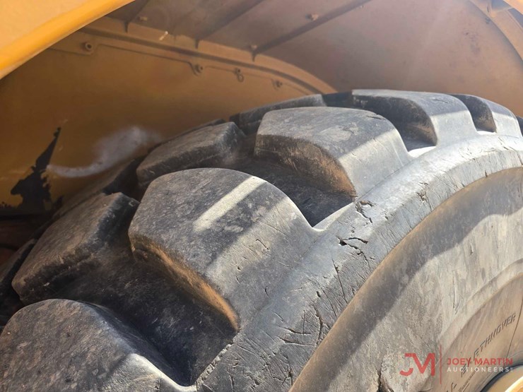 2021-caterpillar-745-image-9