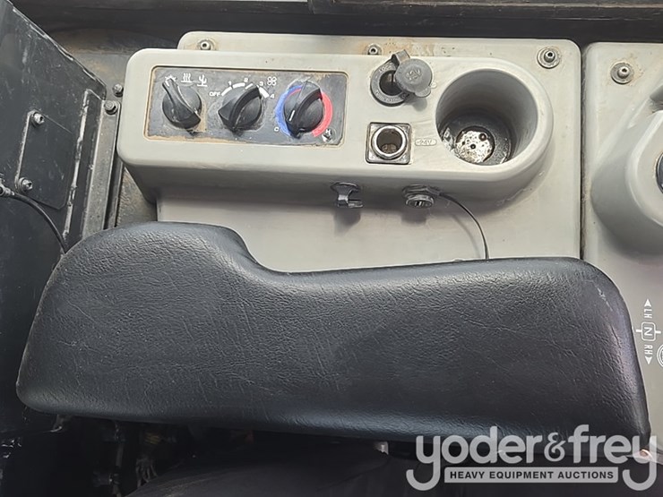 2021-komatsu-d61pxi-24-image-45