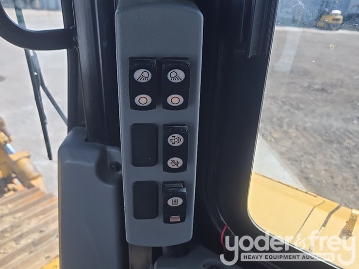 2019-caterpillar-d6t-lgp-image-54