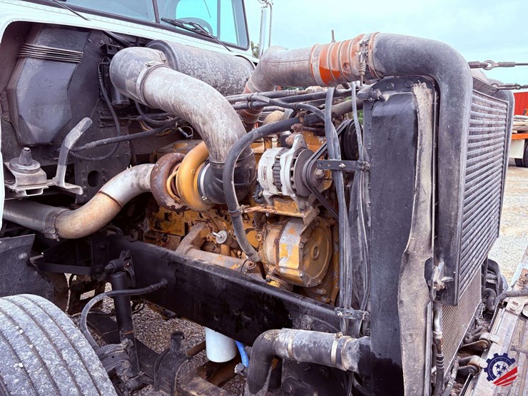 1993-freightliner-fld120-image-25