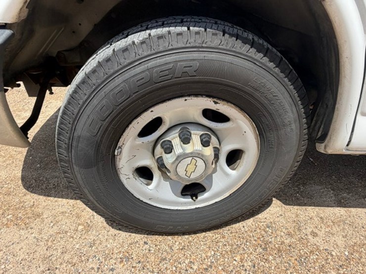 2013-chevrolet-express-3500-image-19