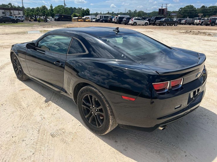 2013-chevrolet-camaro-2-door-coupe-(98,540-miles)-image-2