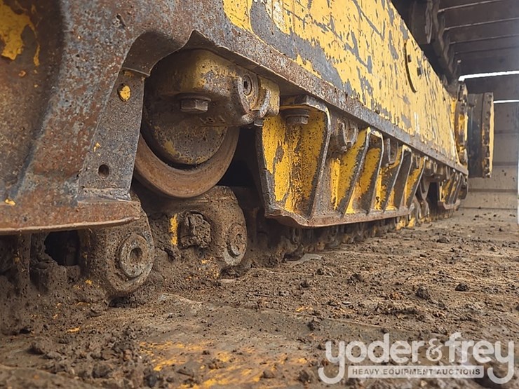 2024-komatsu-d61px-24-image-13