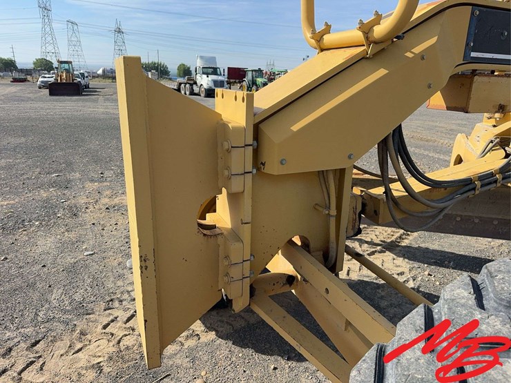 caterpillar-140h-image-11