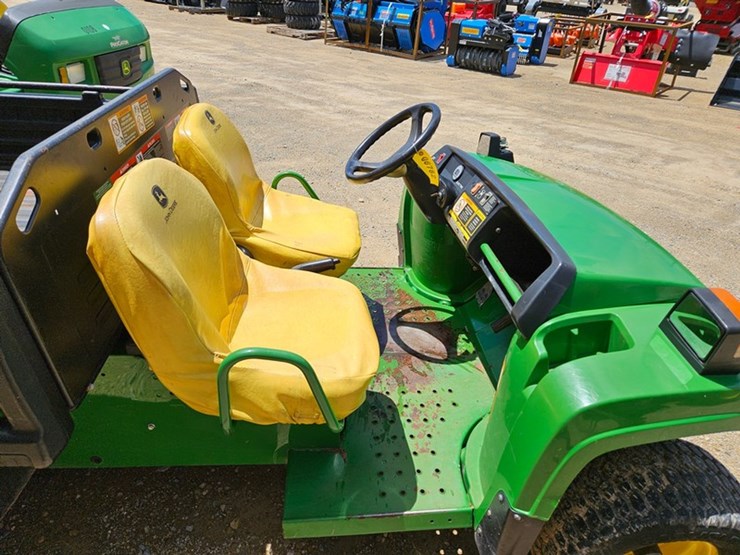 2014-john-deere-gator-image-26