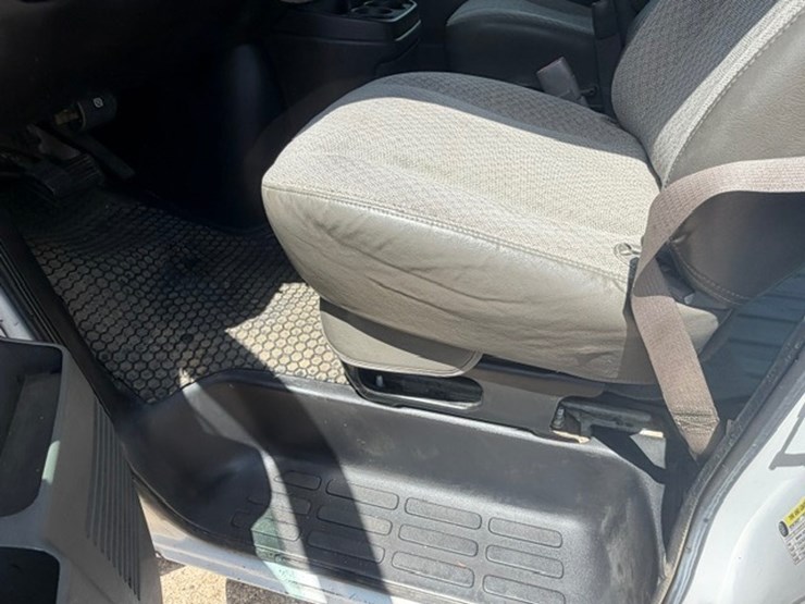 2013-chevrolet-express-3500-image-36