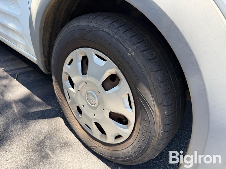 2010-ford-transit-connect-image-20