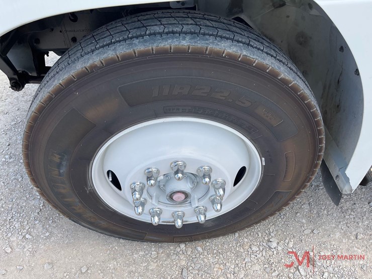2018-hino-338-image-5