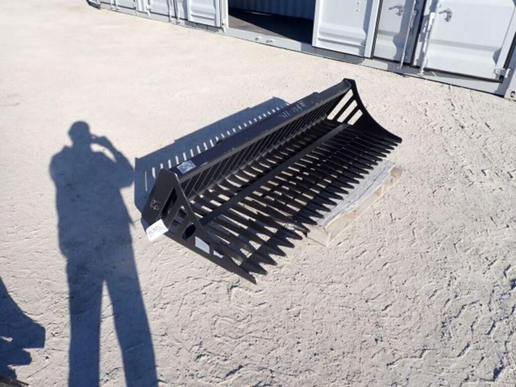 unused-greatbear-84-in.-skid-steer-rock-bucket-image-2