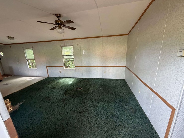 2000-horton-homes-inc.-14x64-2br/2bath-mobile-home-image-17
