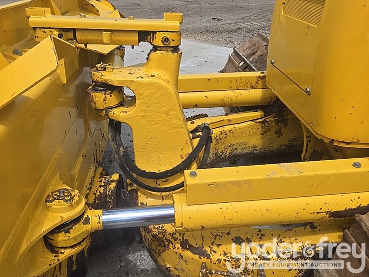 2024-komatsu-d61px-24-image-26