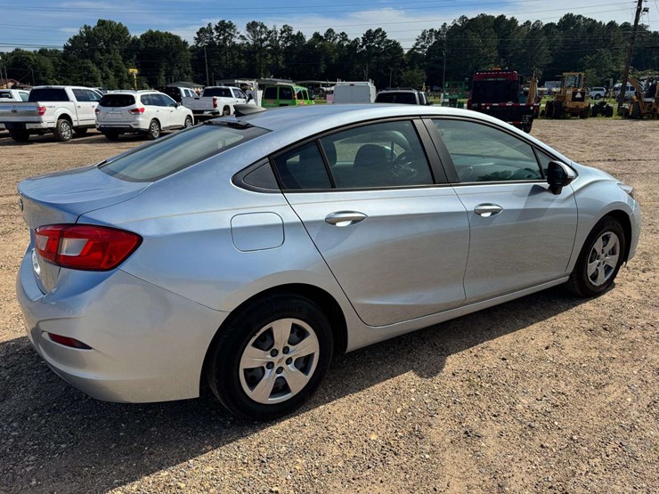 2018-chevrolet-cruze-ls-4-door-sedan-(73,376-miles)-image-3