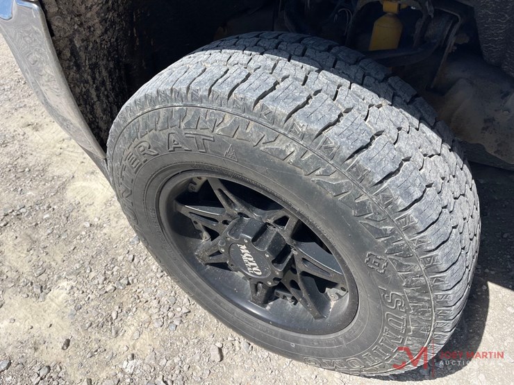 2015-chevrolet-silverado-2500-image-6