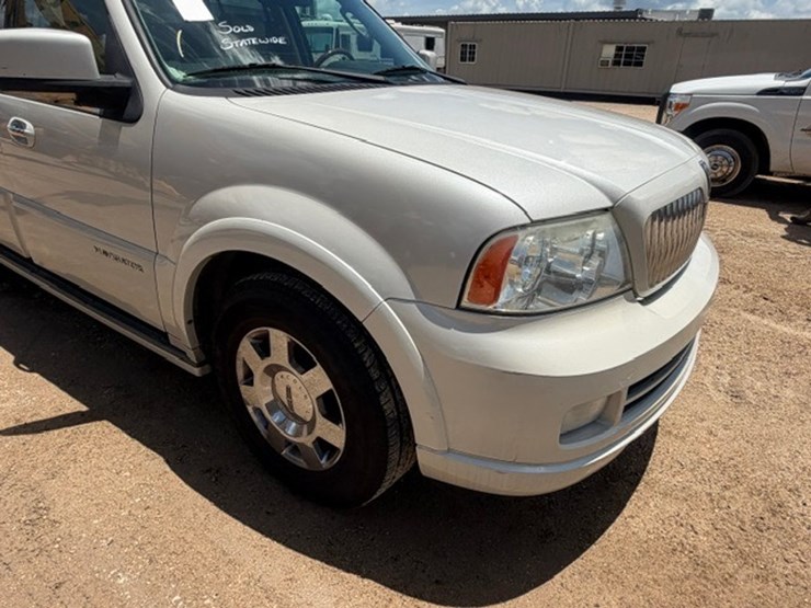 2005-lincoln-navigator-image-20