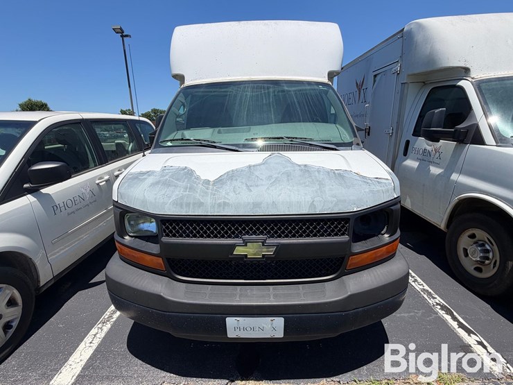2011-chevrolet-express-g3500-image-2