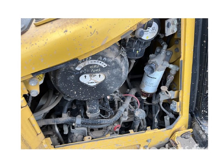2022-komatsu-d61px-24-image-45