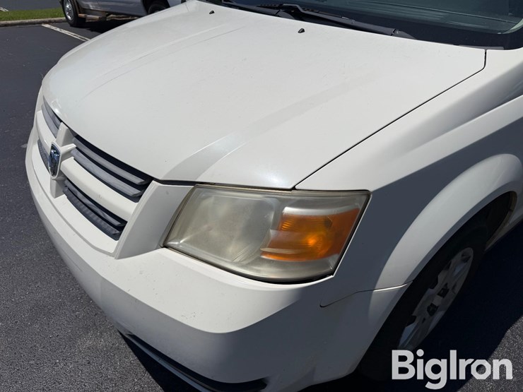 2010-dodge-grand-caravan-se-image-13
