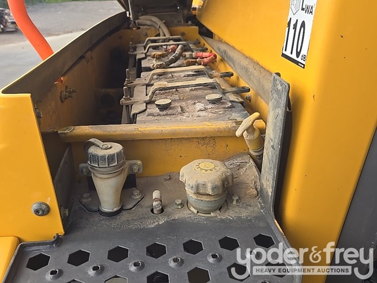 2020-volvo-a25g-image-48