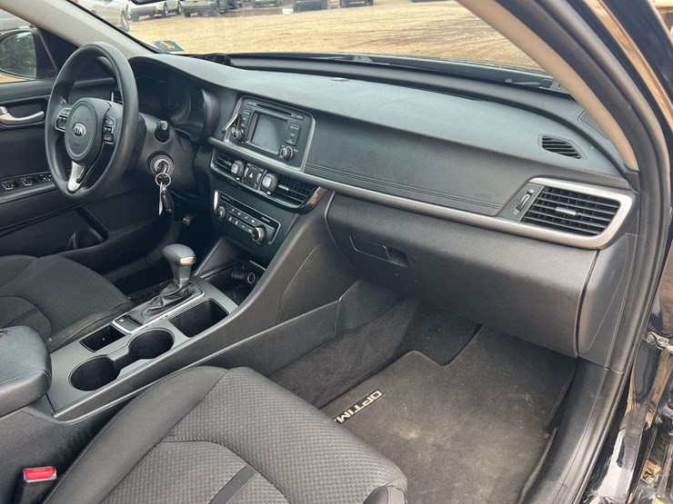 2016-kia-optima-4-door-sedan-(166,343-miles)-image-19