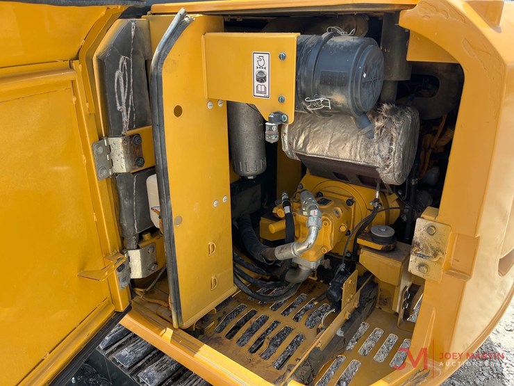 2022-caterpillar-305.5e2-image-5