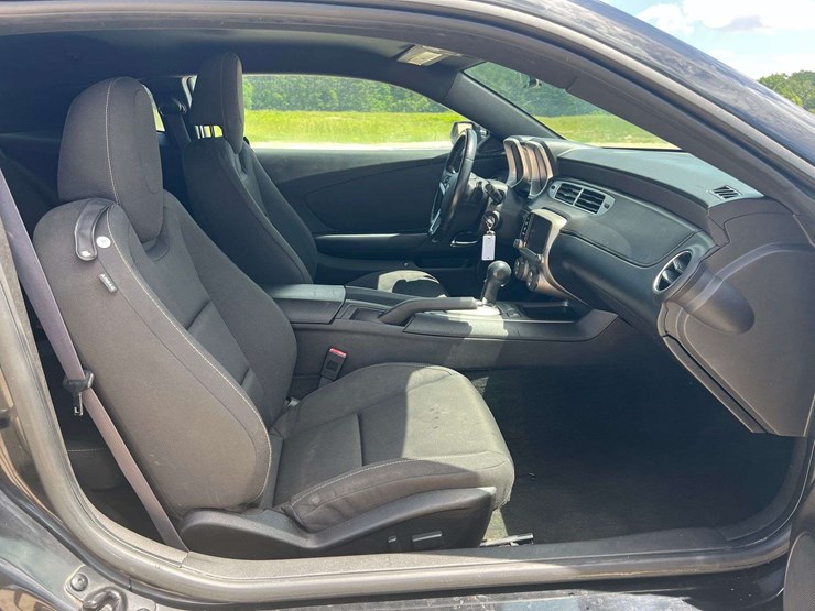 2013-chevrolet-camaro-2-door-coupe-(98,540-miles)-image-17