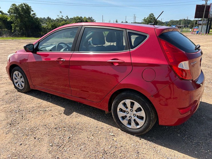 2017-hyundai-accent-4-door-hatchback-(116,839-miles)-image-2