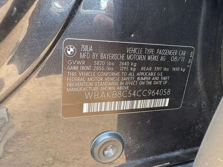 2012-bmw-7-series-4-door-sedan-(143,184-miles)-not-running-image-26