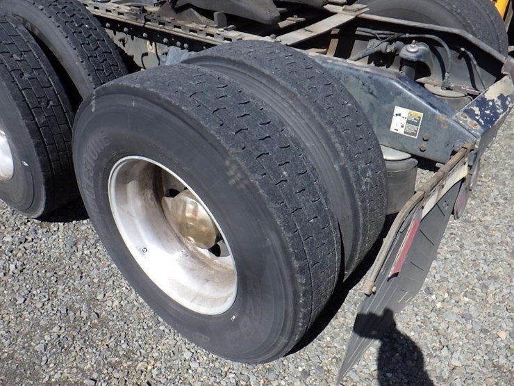 2008-peterbilt-387-image-7