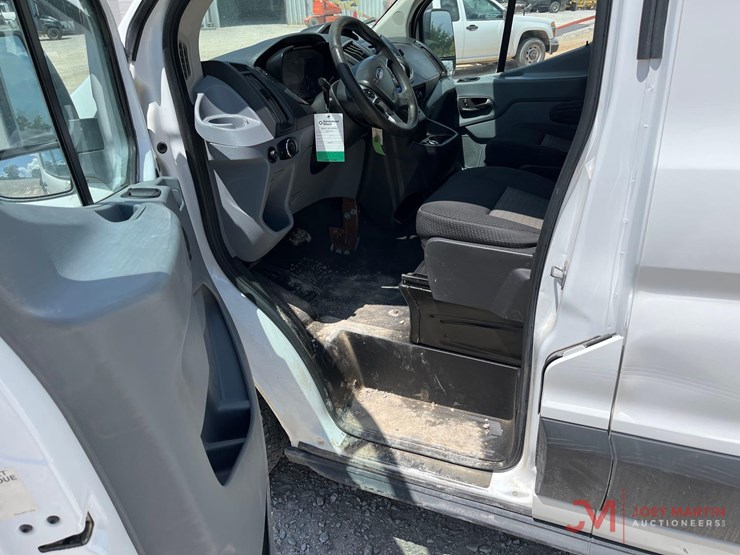 2019-ford-transit-image-12