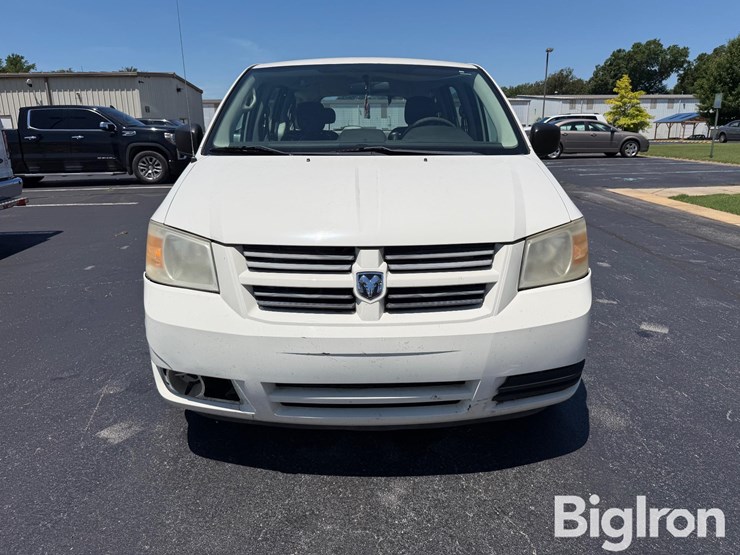 2010-dodge-grand-caravan-se-image-2
