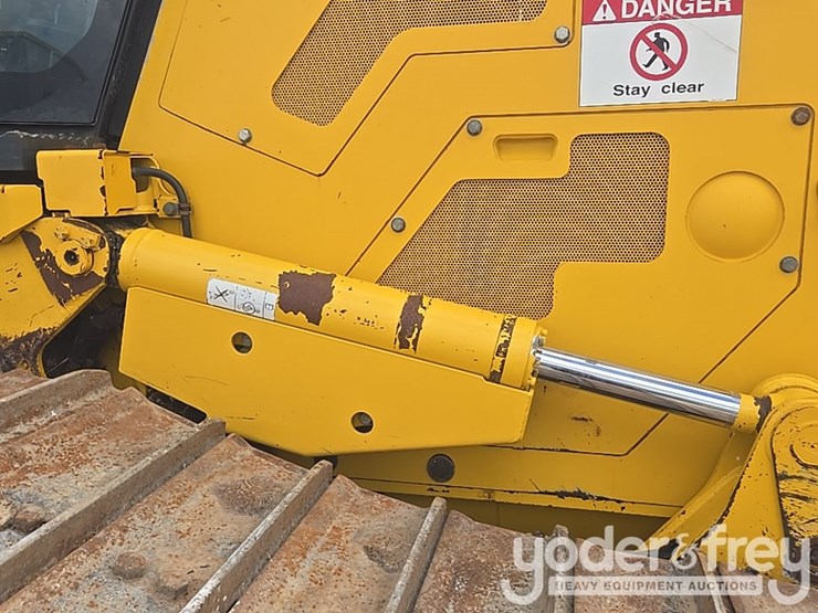 2021-komatsu-d61pxi-24-image-26