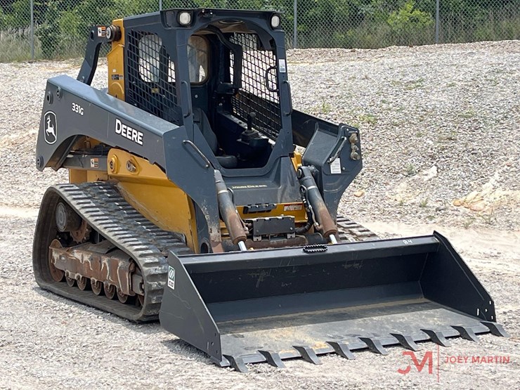 2023-deere-331g-image-1